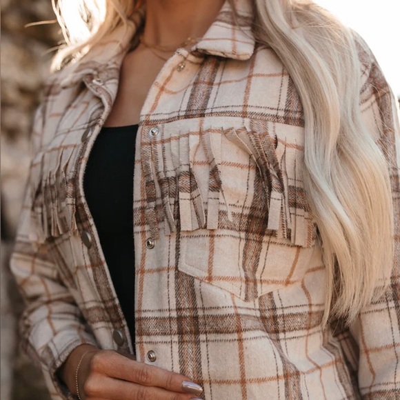 Neutral coloured shacket - Picture 2 of 3